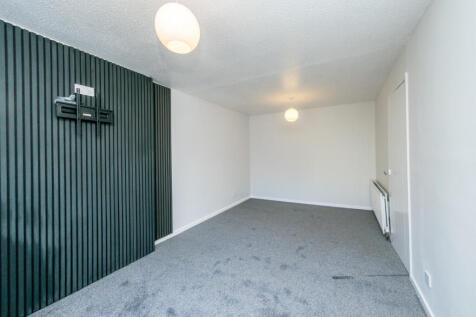 Keats Grove, WAKEFIELD, WF3 4PY photo 3