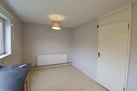 Montague Crescent, Ryehill, Northampton, NN5 photo 3