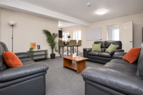 6-bed terraced on Tyndalls Park Road, Bristol, BS8 1PL, £5,640/mo