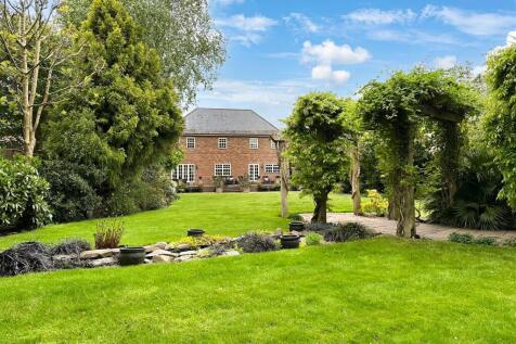 Rear Garden/Aspect 342