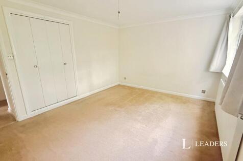 Ashley Road, Walton-on-Thames, Surrey, KT12 photo 4