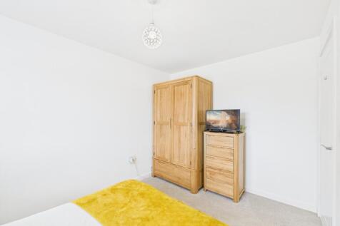 CAM04201G0-PR0108-STILL023