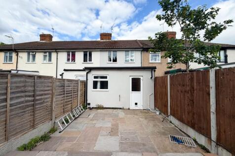 Oval Rd North RM10