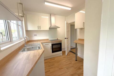 Kitchen edited.jpg