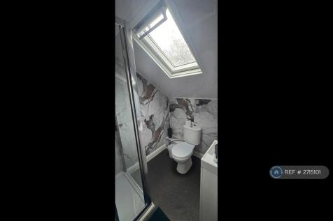 Bedroom 5 Ensuite