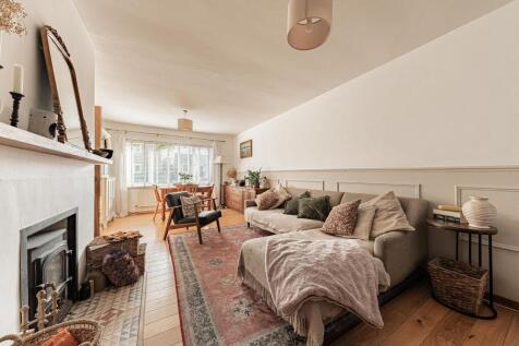 Living Room (3)