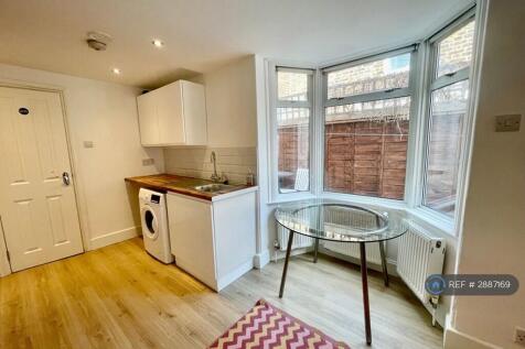 Crewys Road, London, SE15 photo 5