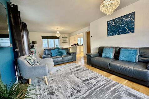 Open plan Lounge/diner/kitchen