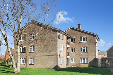 TWO-BEDROOM TOP-FLOOR FLAT WITH FINE VIEWS