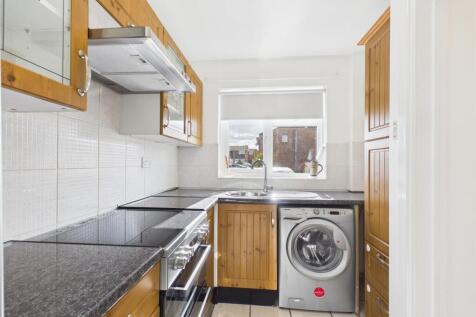 Whitnash, Leamington Spa, CV31 2LT photo 4
