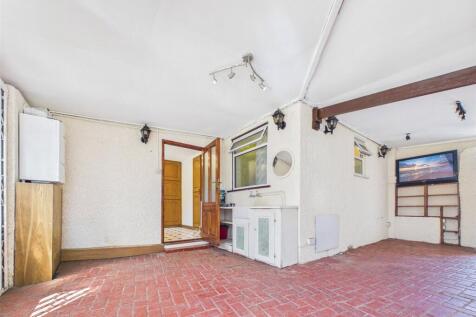 Napier Close, Middlesex photo 5