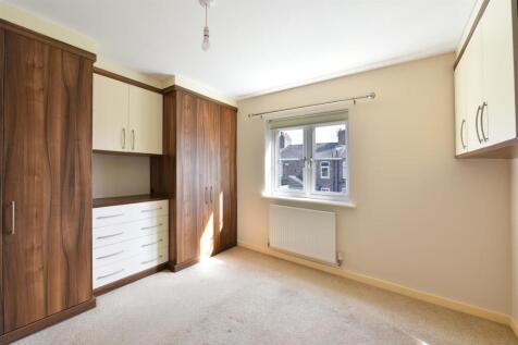 10 Albert Court, Shipton Street photo 4