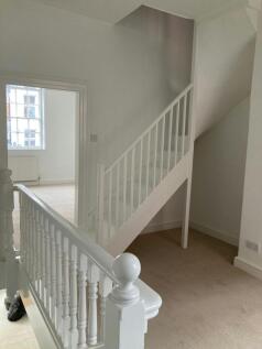 Retail Property (high street) to rent Image 4