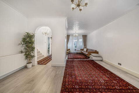 1355908-9-68cc3f3...