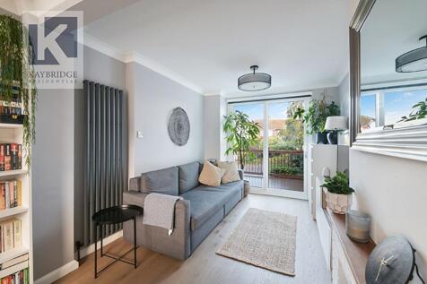 Firdene, Surbiton KT5 9QQ