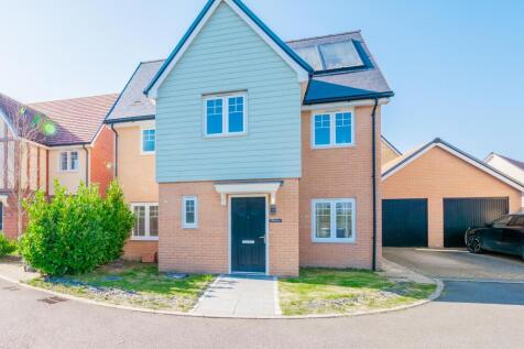 Detached garage and off-street parking