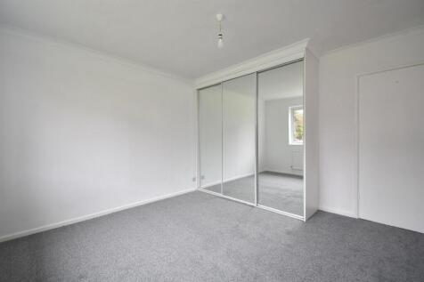 Master bedroom (2).jpg