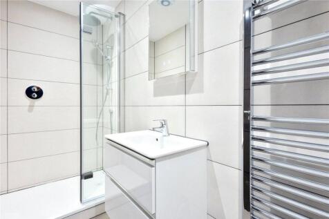 Show Room Shower Roo