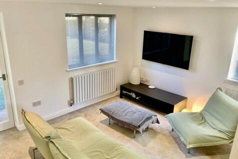 Neale Court, Beechfield Road, Corsham photo 4