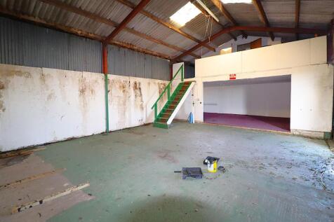Barn With Mezzanine Floor
