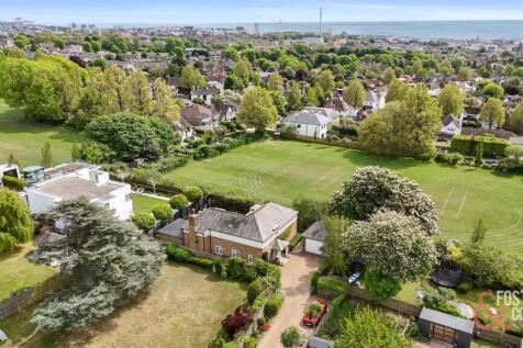 The Droveway, 22A-033.JPG