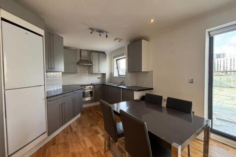 Caroline Street, Cardiff photo 3