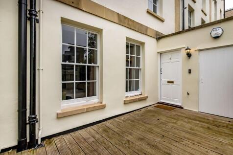 Rear Decked Courtyard