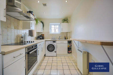 Holland Gardens, Brentford, TW8 photo 3