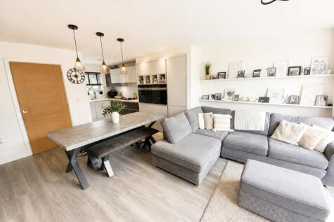 OPEN PLAN LIVING ACCOMMODATION