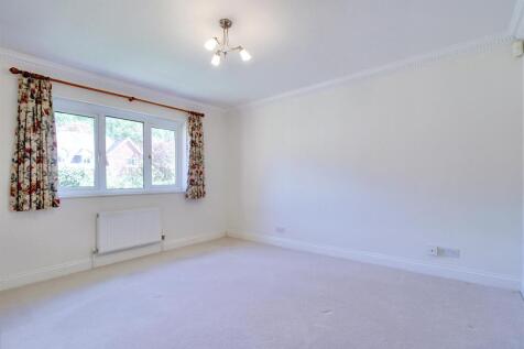 New Park Road, Cranleigh photo 3