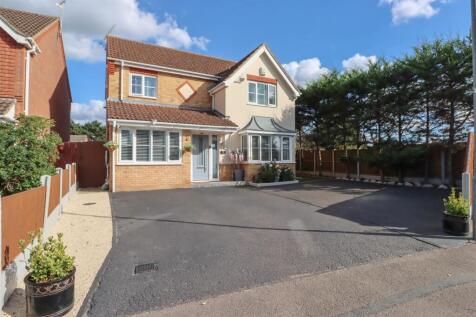15 CALADONIA LANE FRONT dp.jpg