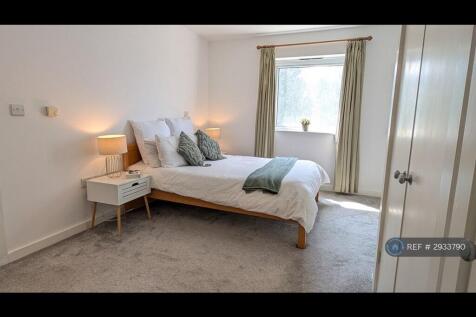 Master Bedroom ( Ensuite )