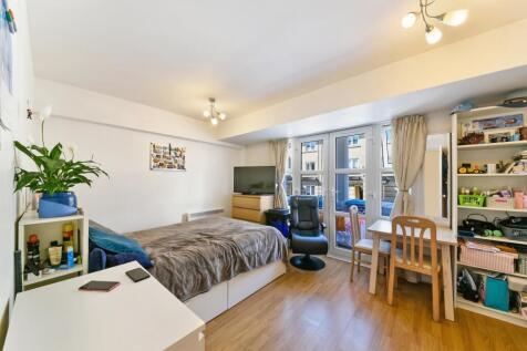 Living/Sleeping Area