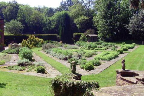 04 manor garden 3000.jpg