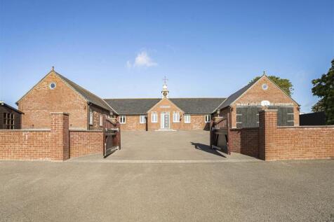 Home Farm Stables, Manor Lane