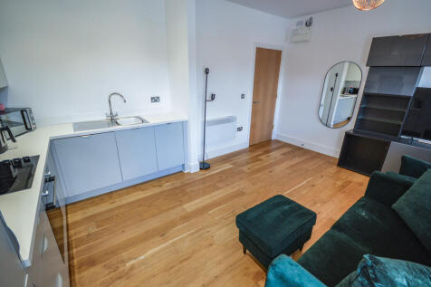 The Causeway, Altrincham photo 3