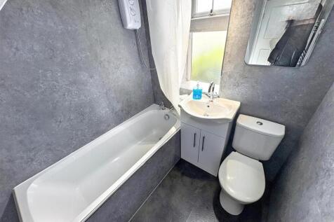 Bathroom (14).jpg