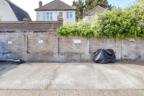 Driveway/Parking