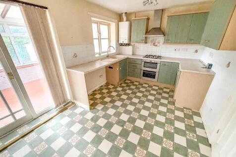 Kitchen/ Dining Room