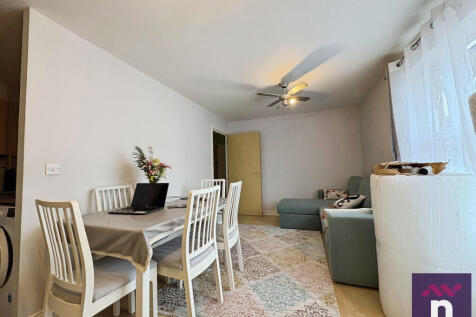 Brabant Way, Westbury, BA13 photo 3