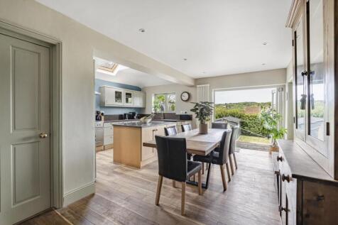 Open-plan kitchen / dining room
