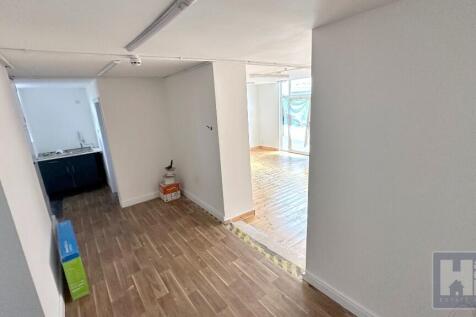 Commercial Property to rent Image 9
