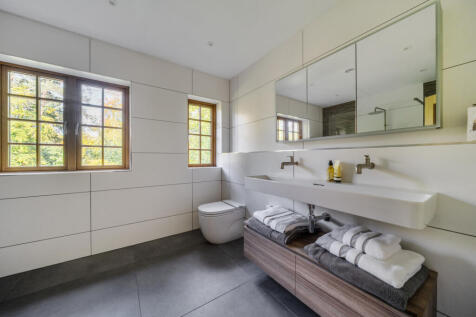 1370202-11-68fb5e...