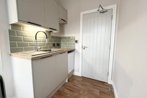 High Street, Studio 3, Fletton, PE2 photo 3