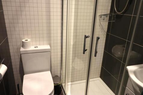 Bathroom.JPG