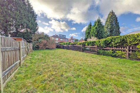 3 bed, 1 bath Semi-Detached in Manchester - Photo 10