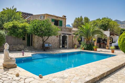 Rustic villa for sale 