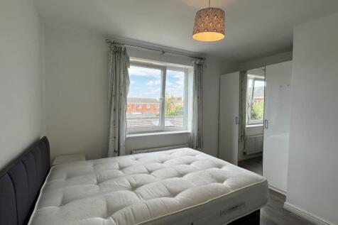 Guide Post Road, Manchester, M13 photo 5