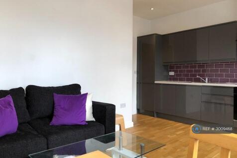 Kitchen &amp; Living Area