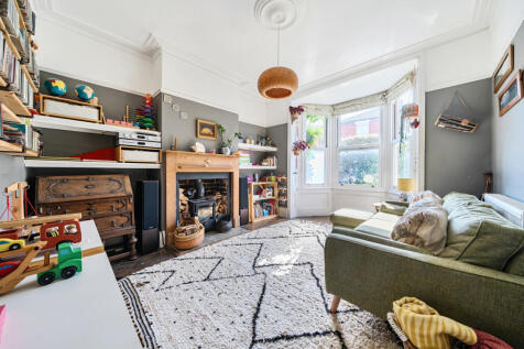 1335991-7-68a88d4...